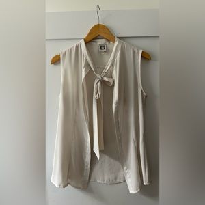 4 Anne Klein Sleeveless Blouse
